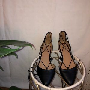Pointed toe lace up flats!